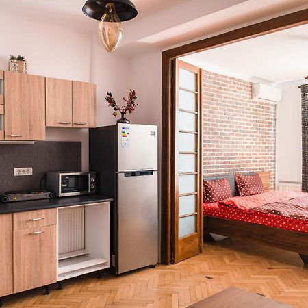 Heart Of Downtown 3 Rooms Apartment Self Check In Bukarest Kültér fotó