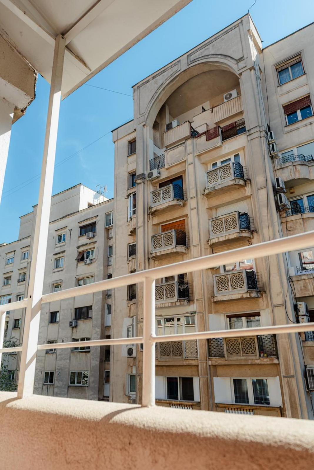 Heart Of Downtown 3 Rooms Apartment Self Check In Bukarest Kültér fotó